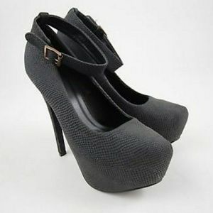 Just fab 7.5 black heels